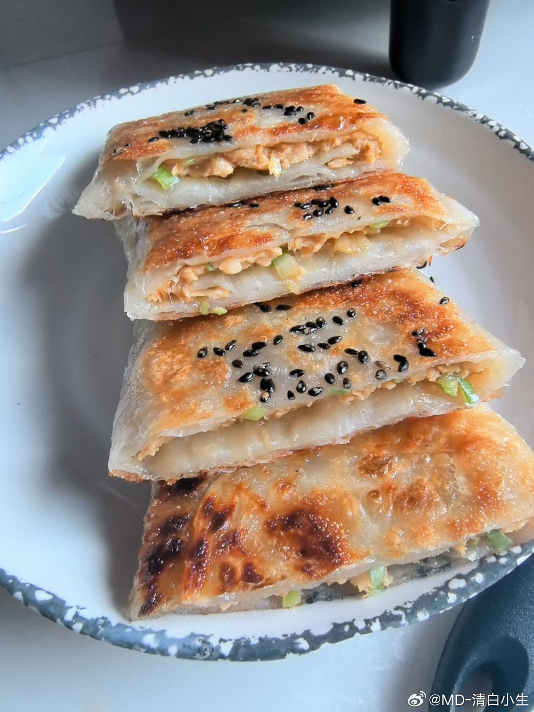 这个饼一加热脆脆的，还挺好吃，吃完来个回笼觉吧