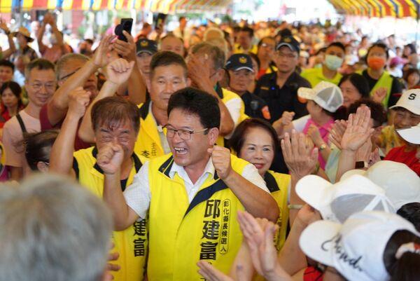 遭绿营开除党籍！邱建富反呛双标：点名2人“新潮流就没事？”
民进党中评会23日决