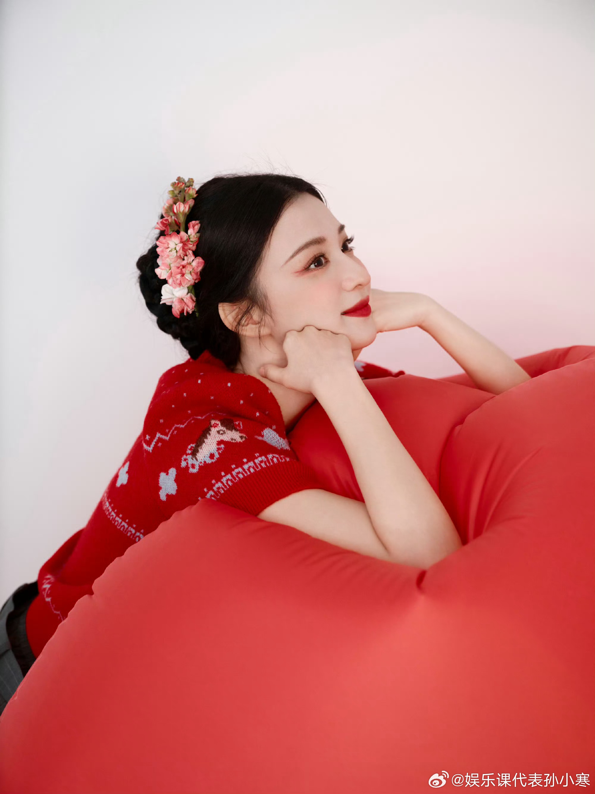 王楚然簪花照王楚然元宵节簪花照🚢儿元宵节快乐王楚然