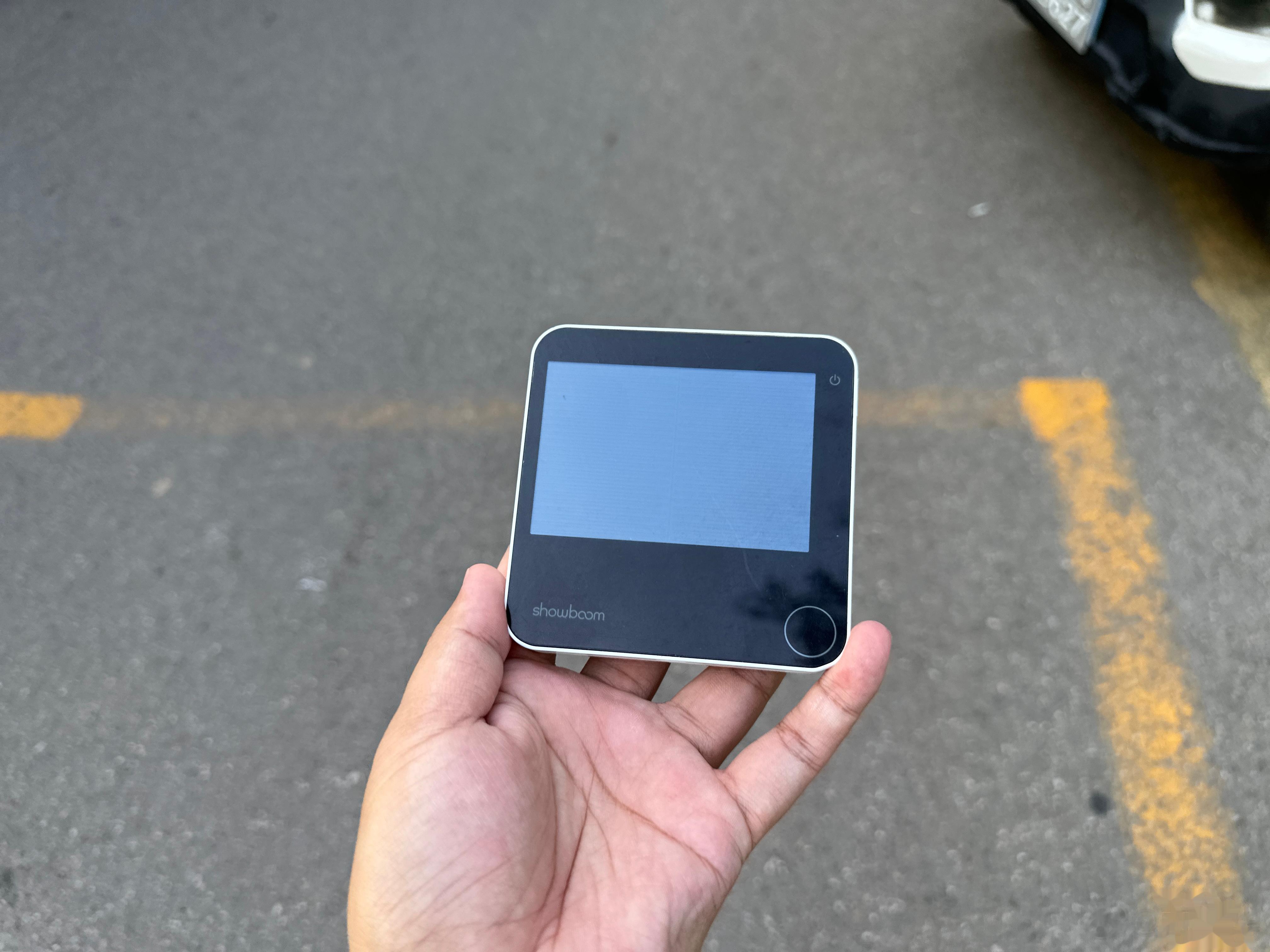 给中奖的金粉用户寄走了奖品，随身Wifi一台。各位老铁们，只要经常互动，中奖几率