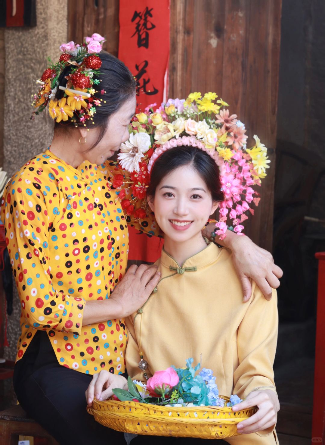 “一念簪花 一世无忧” 和阿嬷一起的簪花照片