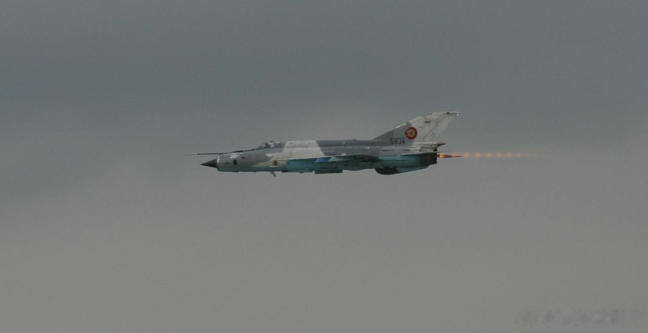 罗马尼亚国防部提出申请，要求议会批准从美国购买48架F-35多用途战斗机，首批采