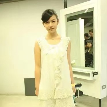 姐妹的气质和颜值真的是与服装无关 