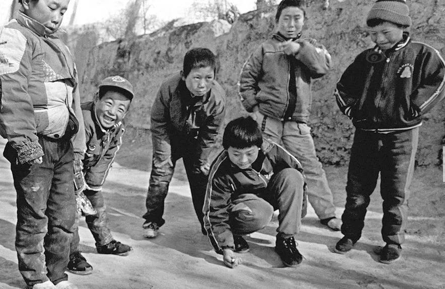 70后的我们一晃半生已白头，70后这代人，最大已经57岁，最小也45岁。一晃眼，