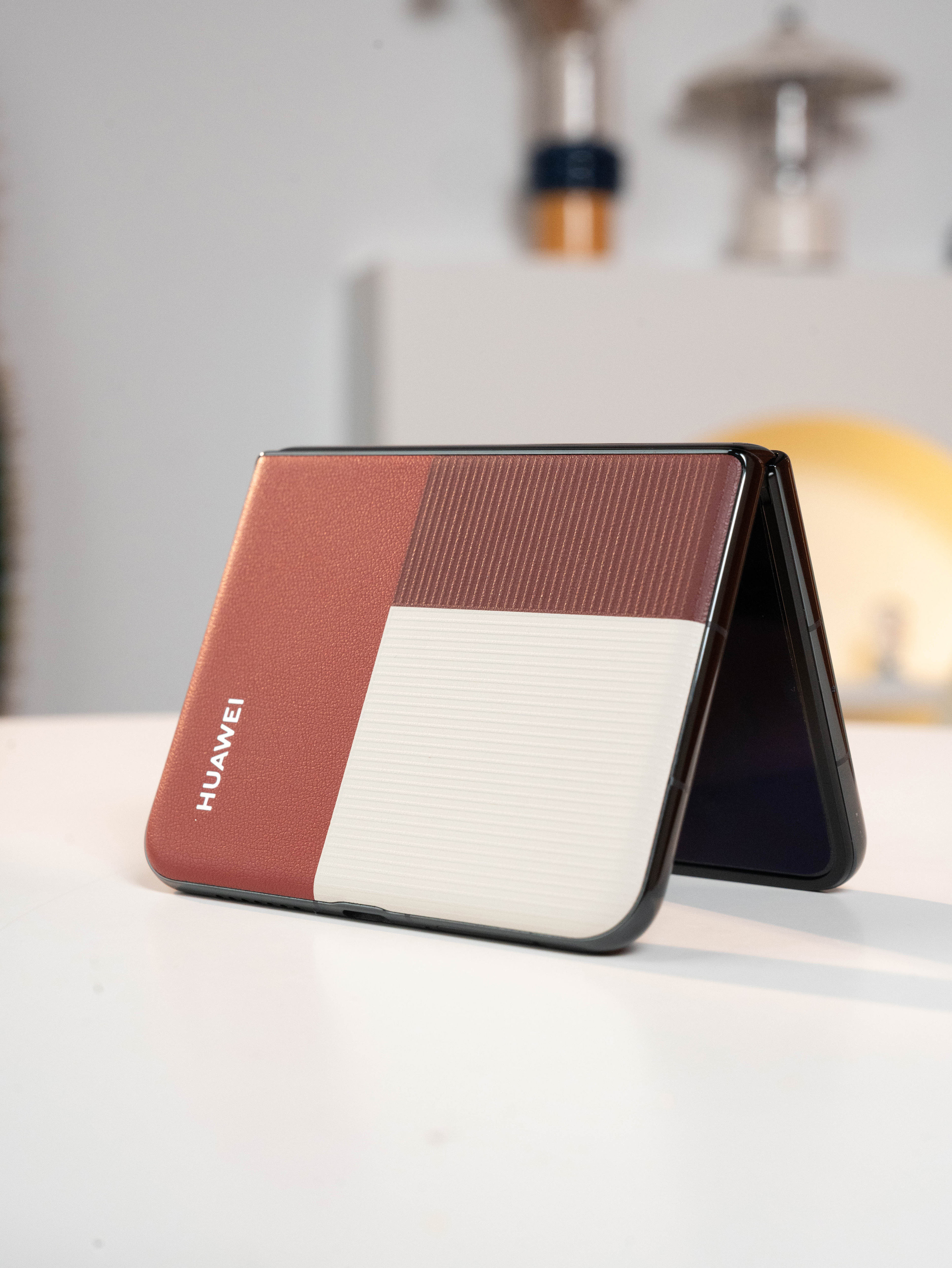 手上这个阔折叠，马上就不是最新款咯