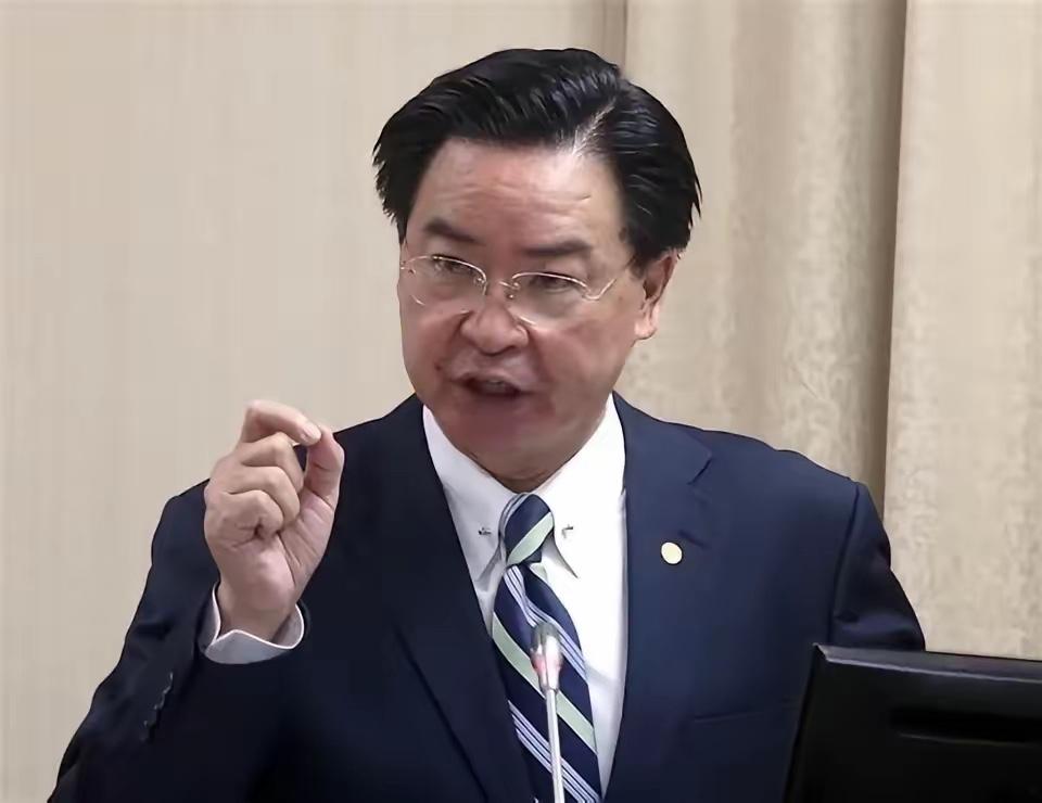 "台独"顽固分子，岛内所谓"国安会秘书"吴钊燮6月9日宣称，截至8日，大陆已在台