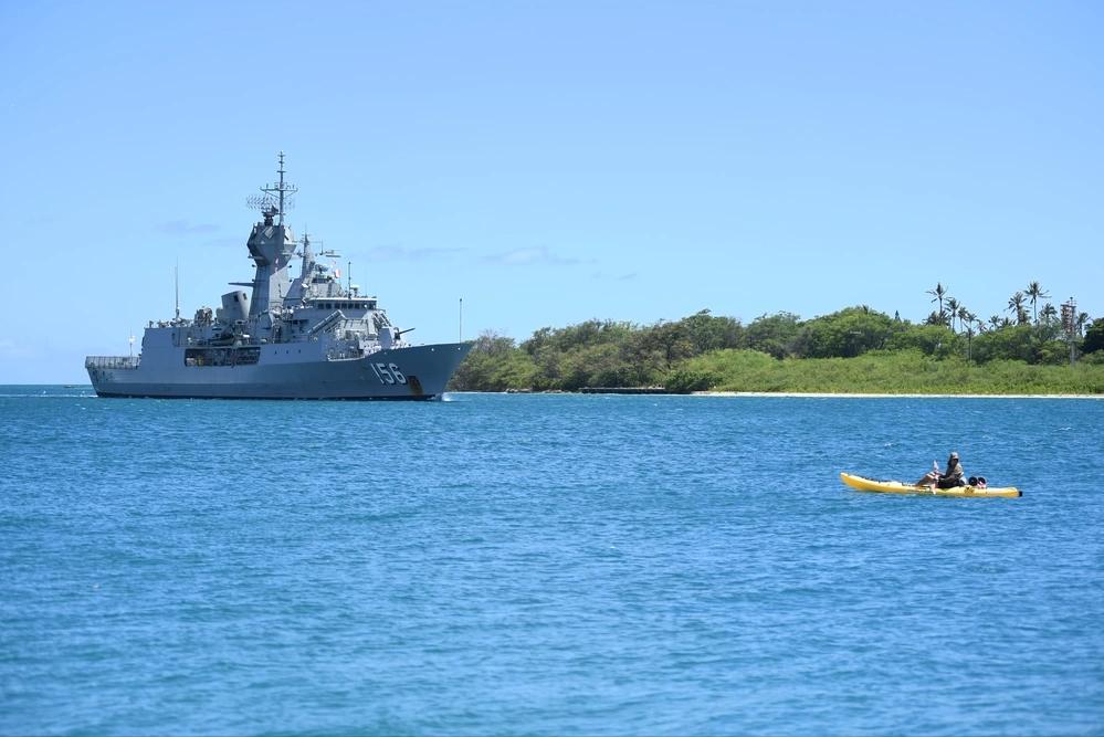 敏感时刻，澳大利亚海军又来台海搞事了！
根据相关报道，澳大利亚派出了图文巴号护卫