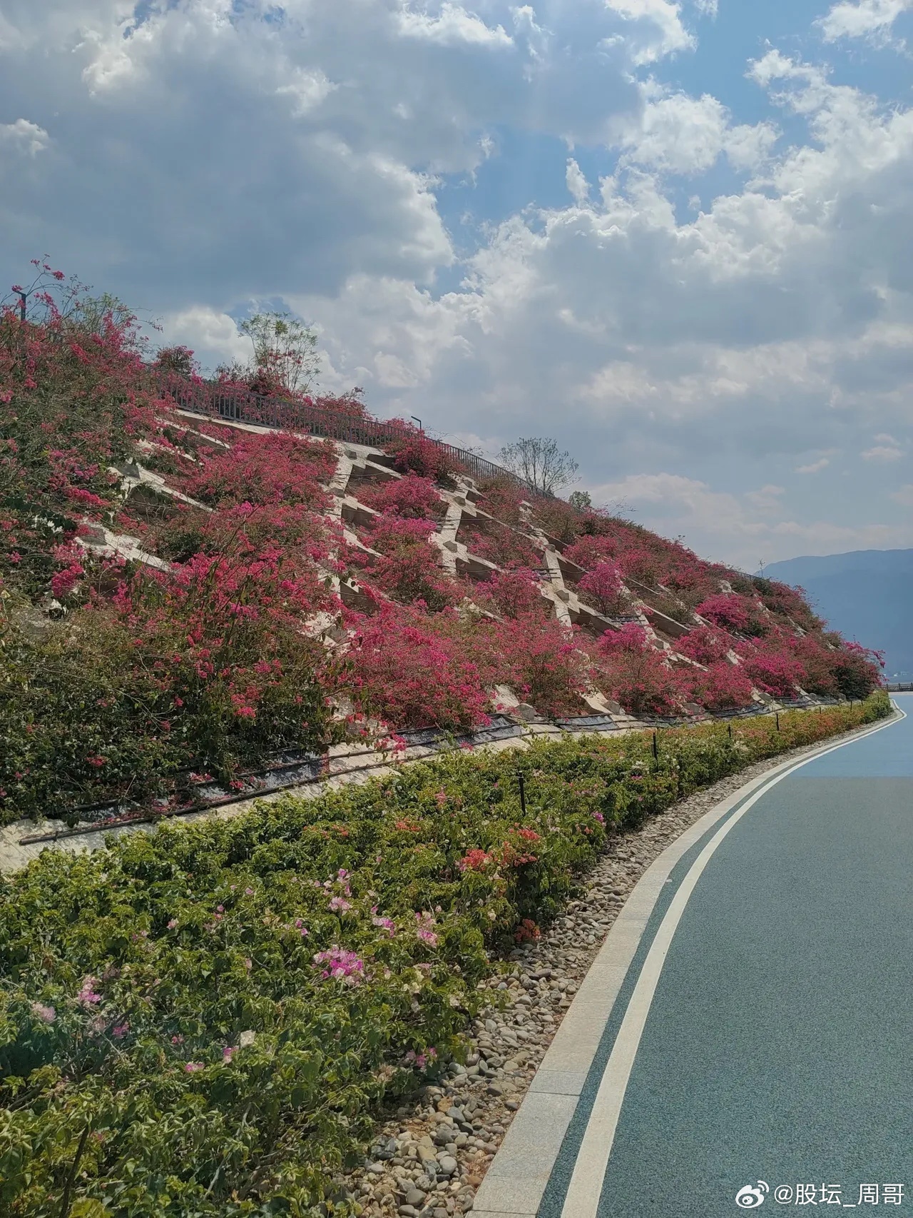 ✔题材方面——❏𝟭 商业航天/太空算力：中美商业航天竞赛：中科宇航IPO获受理