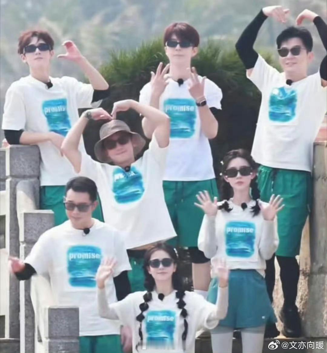 白鹿你果然没骗我奔跑吧14质感爆棚笑点不断，海上接力趣味互动超有梗。范丞丞趣味互