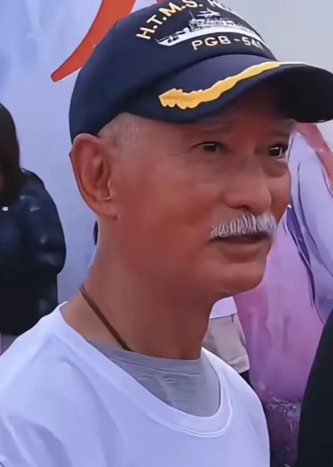 这老头留着胡子挺酷的。70多岁了吧？说一个角色证明你认识他。向经典致敬🫡！白胡