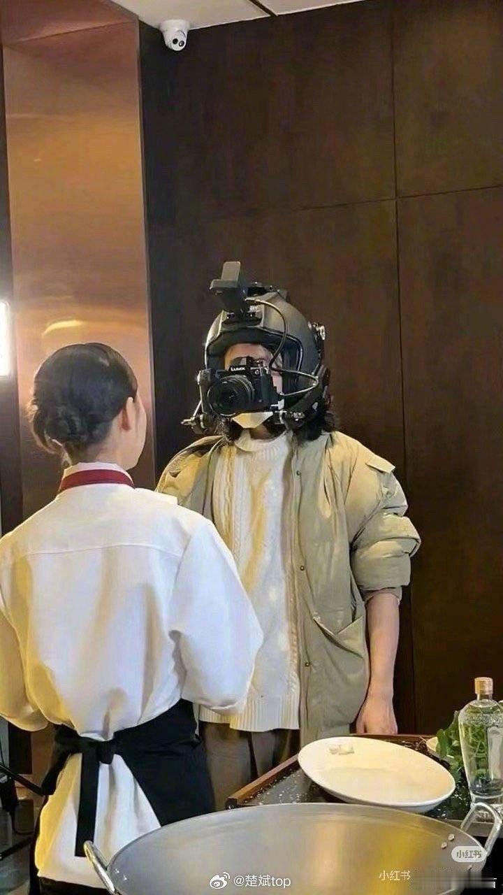 #医院不是网红打卡的秀场# 这些所谓的网红是不是魔怔了？ 感觉网红已经彻底变成了