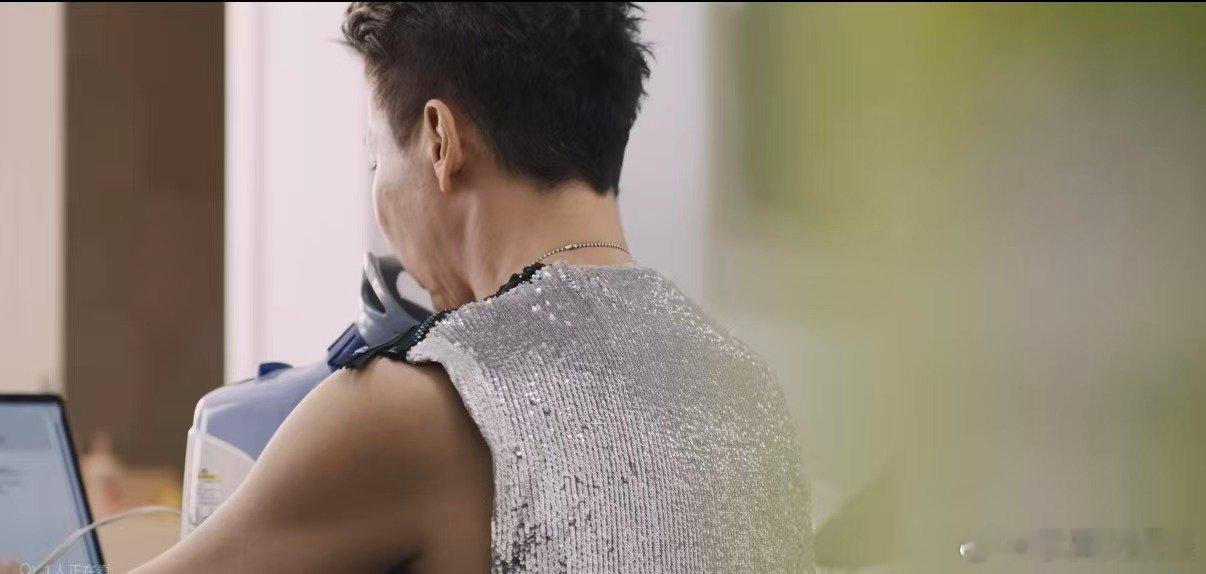 陶喆靠蒸喉咙保护嗓子 歌手受天气影响大，陶喆巡演靠蒸喉咙护嗓，直播还介绍过，期待