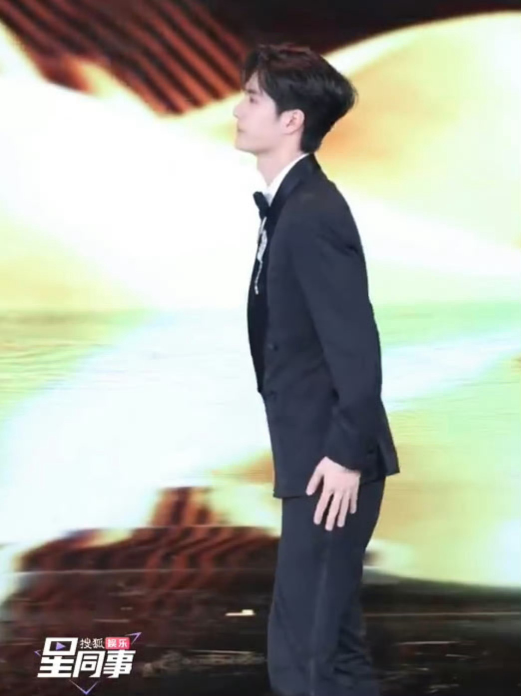 王一博 咋这么可爱呢 
