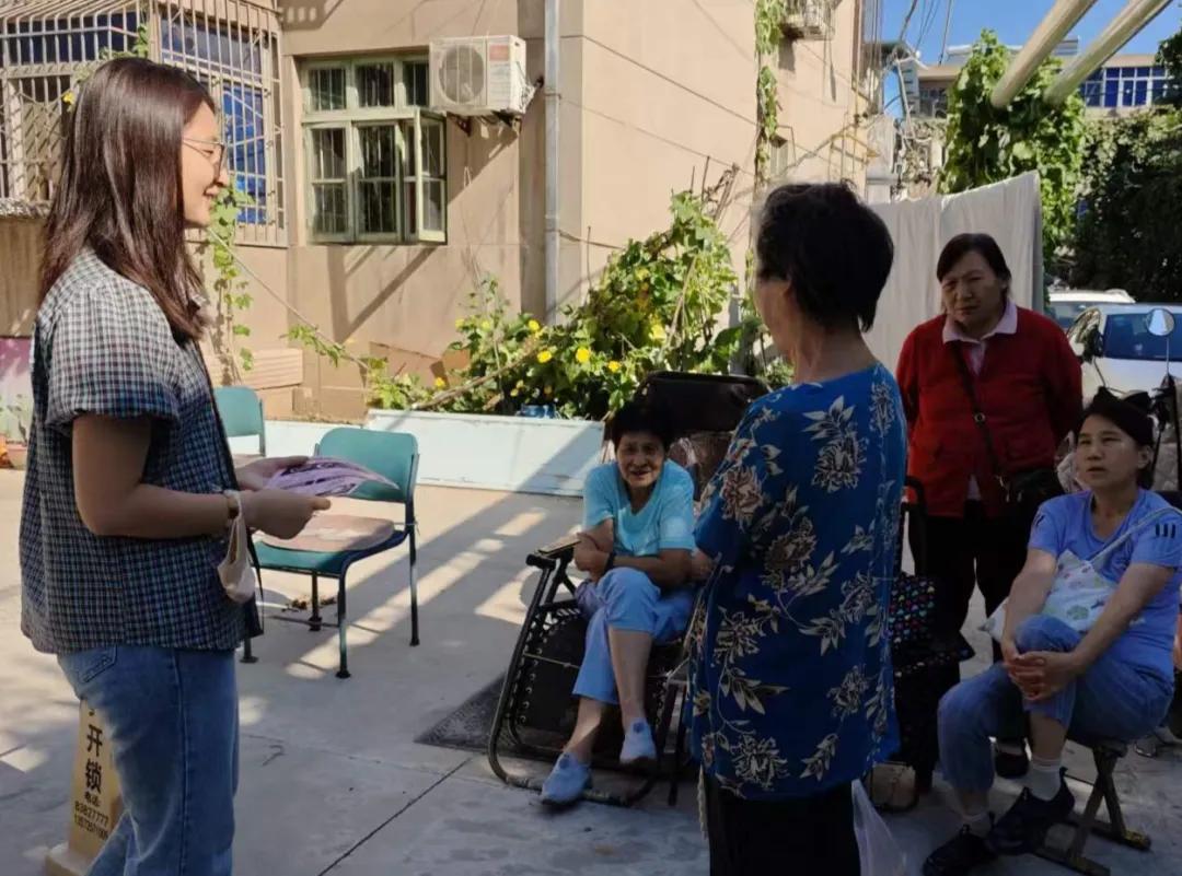 骊山东关社区“唠嗑式”反诈送到家门口
 9 月 2 日， 临潼区骊山街道 东关 