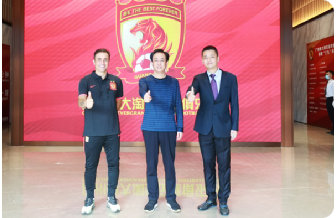砸钱就能搞足球？前员工：许家印前根本没人想出金元足球 这很厉害 