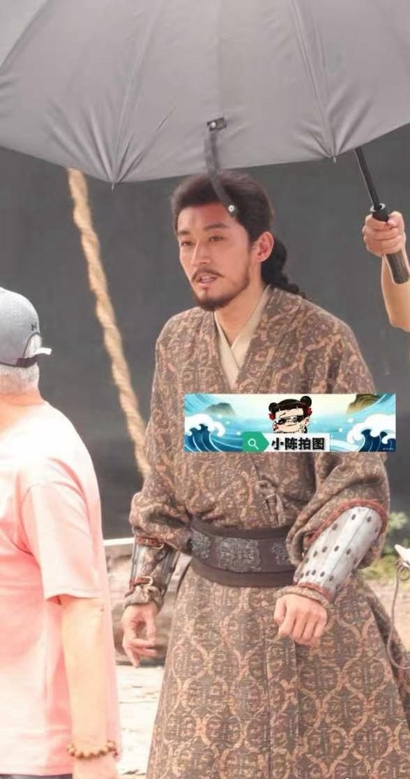 《比女人还美》