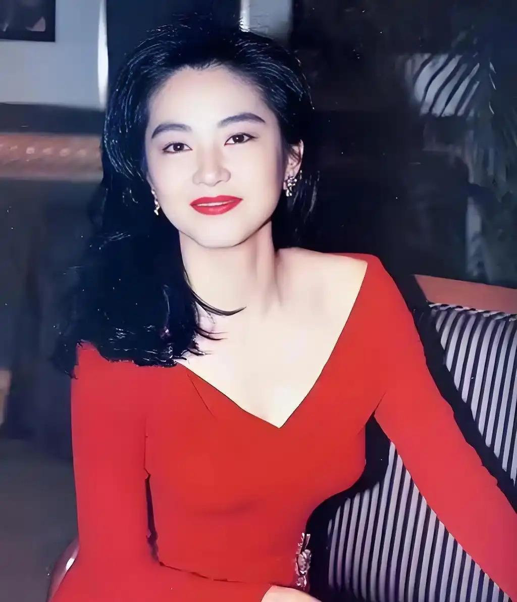 一位教育学家说：“教育的最高境界就是：把孩子培养成普通而幸福的人：拥有稳定的情绪