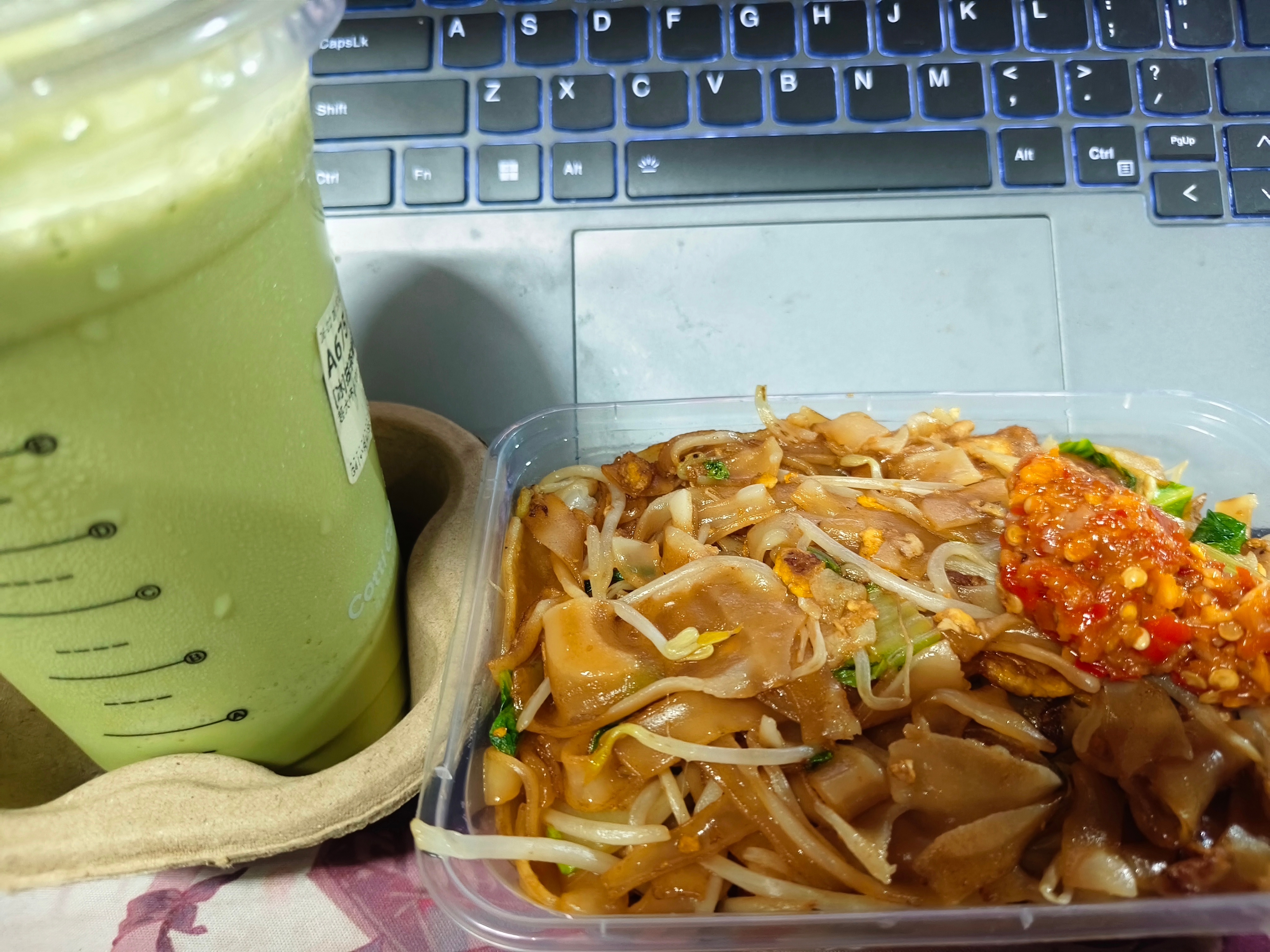 炒河粉，抹茶冰 