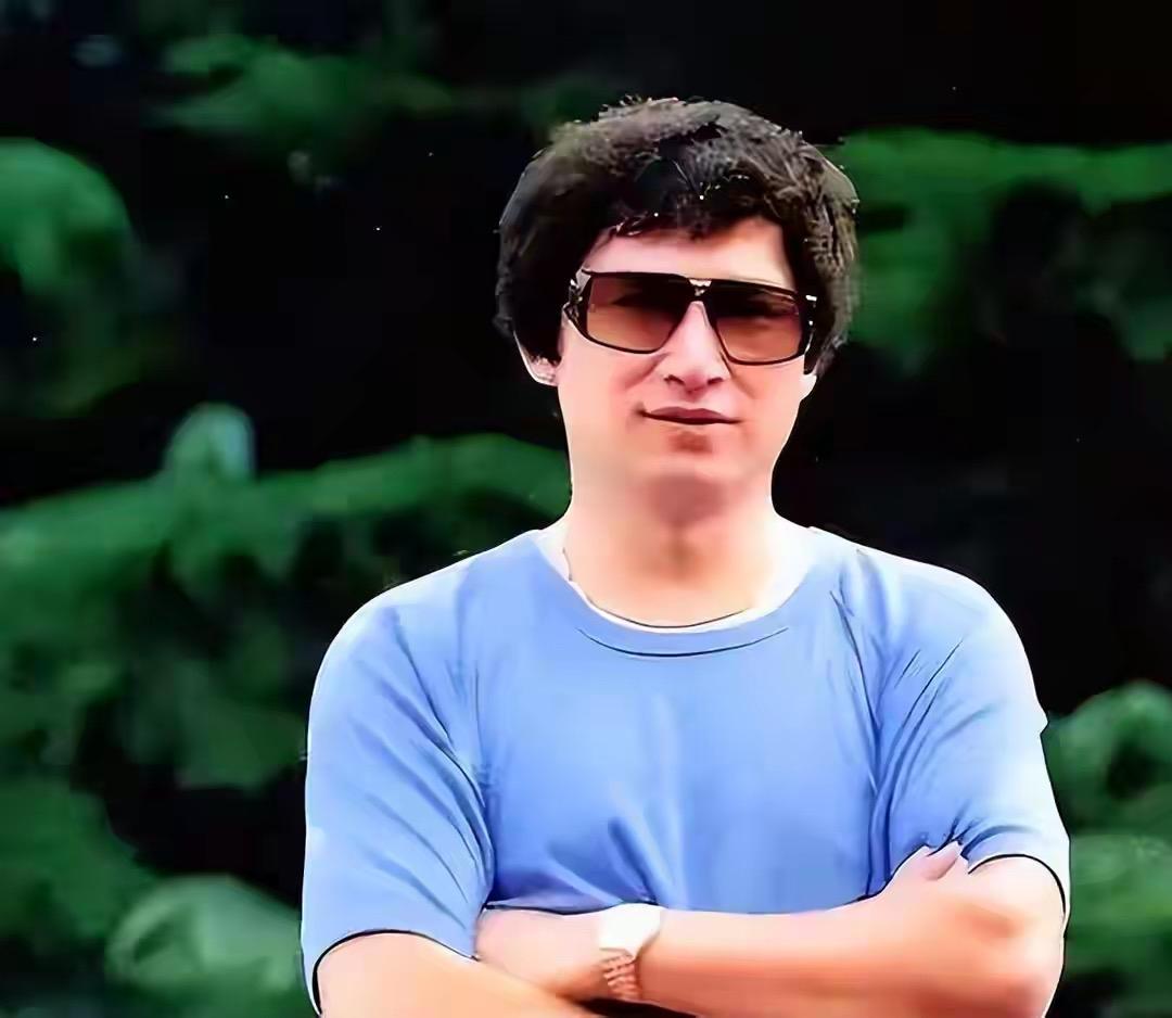 李春平为什么叫大虾哥‌“大虾”是“大侠”的谐音‌，在90年代北京江湖文化中，“大