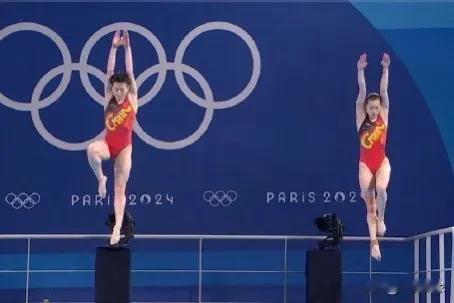 中国第二金来了！中国组合陈艺文 /昌雅妮在跳水女子双人3米板比赛中为中国拿下第二