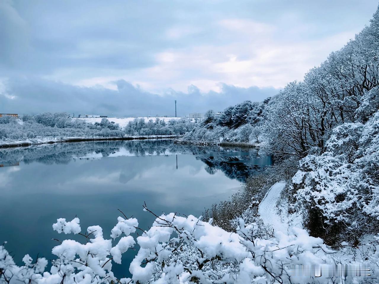北海道雪景！

在北海道钏路市，遇上大雪，看看非常漂亮的雪景！