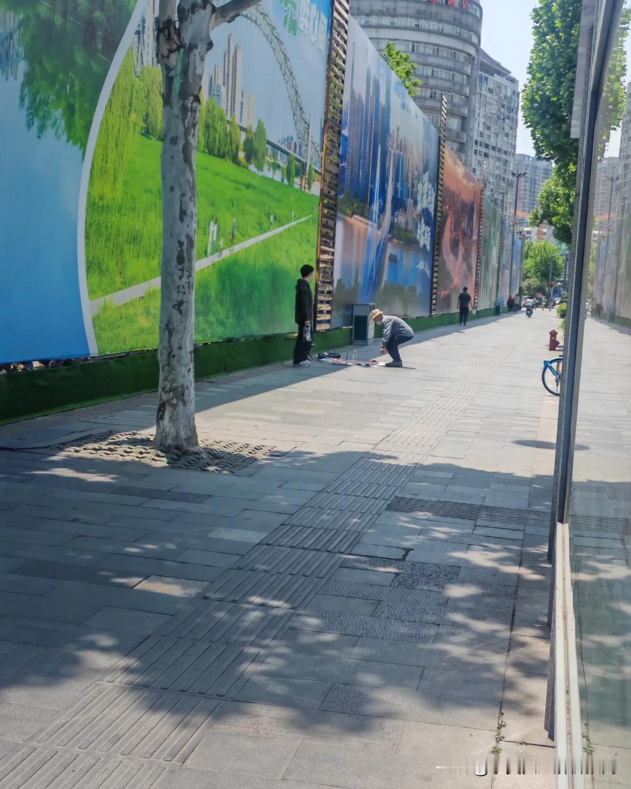 奇葩，算命的和要算命的吵起来了，君子问祸不问福，要是听不得不好的话，那就不要去招