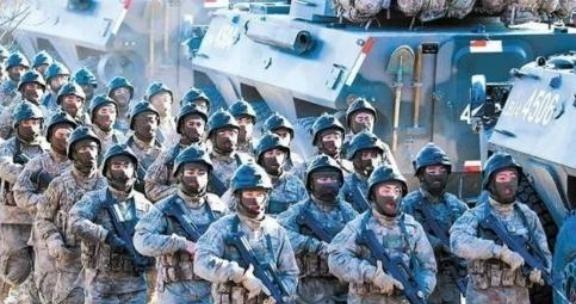 韩国一位军事观察人士曾把话挑开讲：眼下这个世界上，没有哪个国家敢轻易动中国，一个