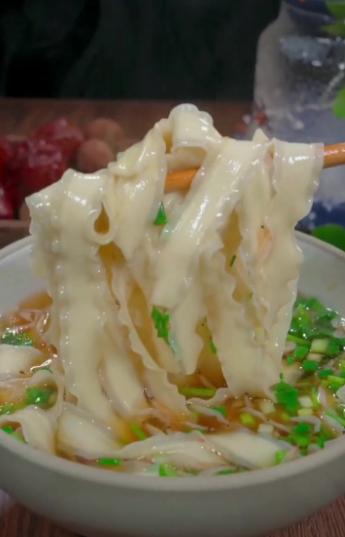 WTT刀削面站4强，削球手成堆。
刀削面是山西太原特产，但在昨天之前，谁也不会想