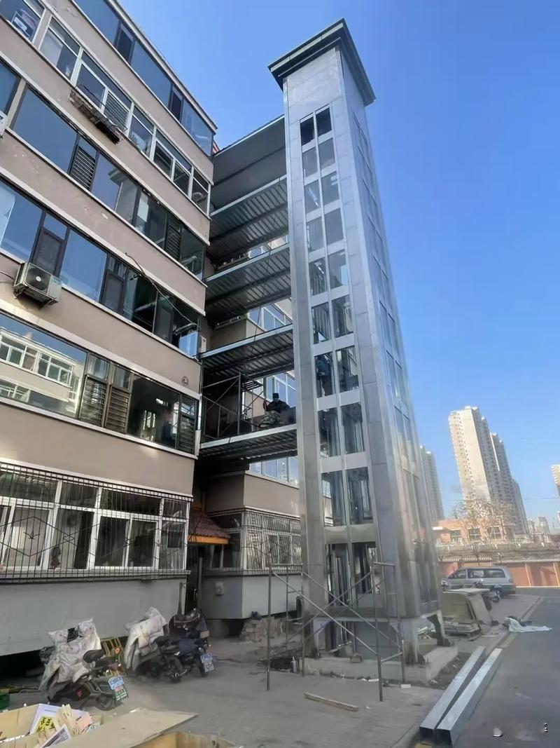 不搬家、原地拆旧建新，业主自己当“开发商”，住上电梯新房。