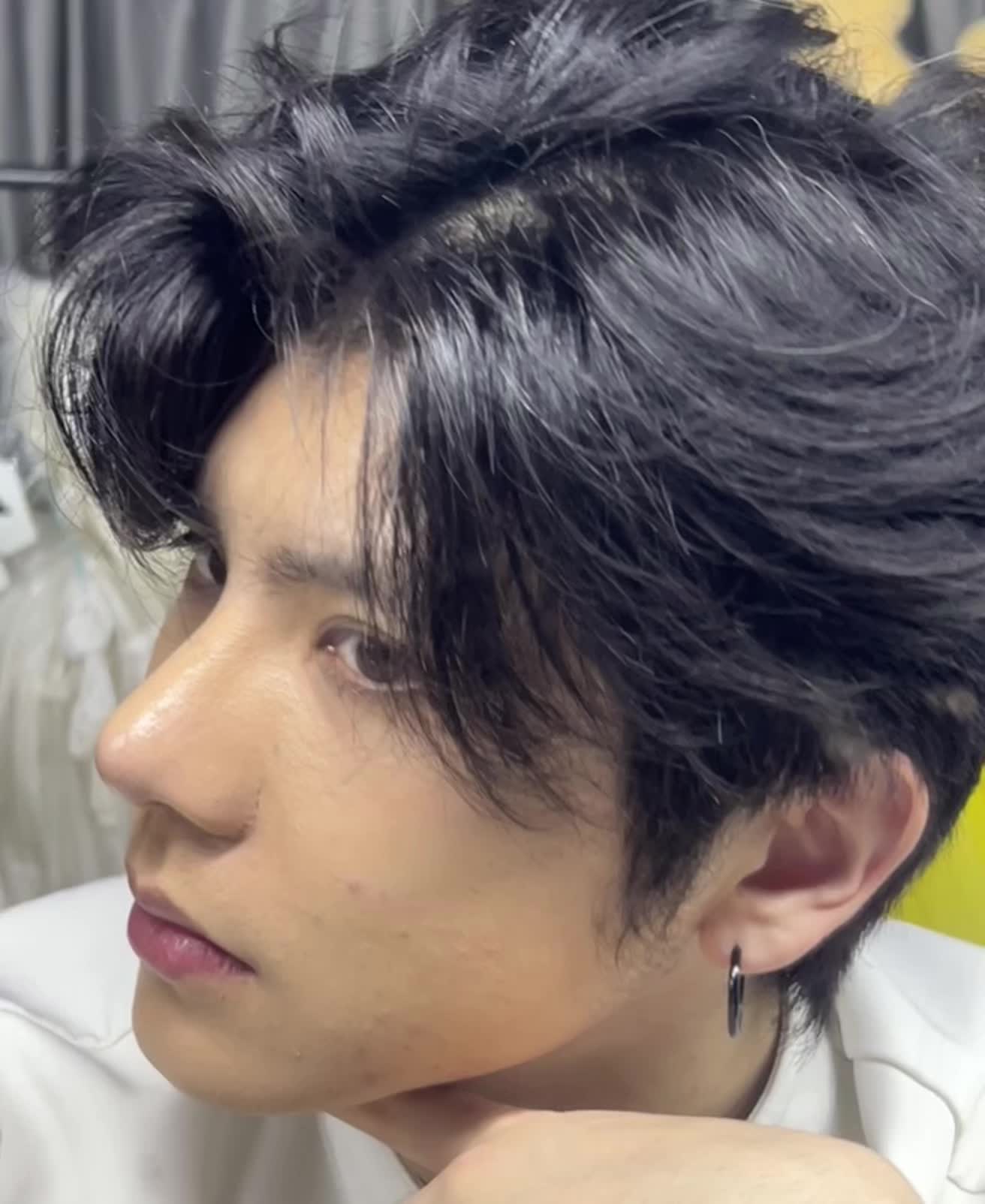 黑皮体育生 体育生 八块腹肌 长发男生