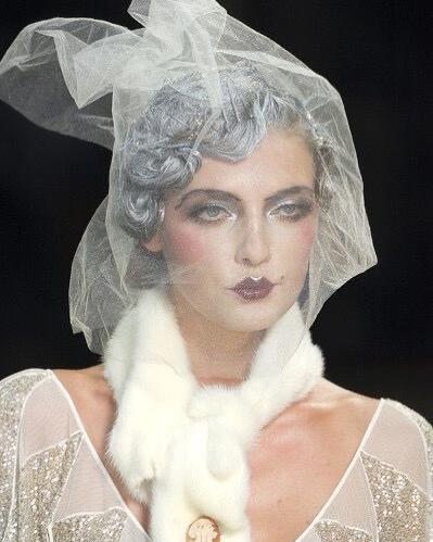 John Galliano 2011春夏成衣系列｜审美积累｜秀场分享｜时尚穿搭｜