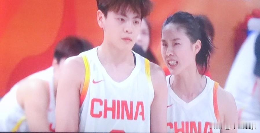 中国女篮输球之后与中国台北女篮明天争夺铜牌
北京时间今天15时中国女篮与韩国女篮