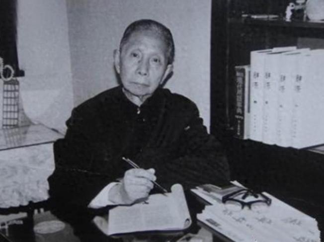 1961年，蒋介石前妻陈洁如找到周总理，她要为女婿陆久之求情，说女婿不是汉奸，还