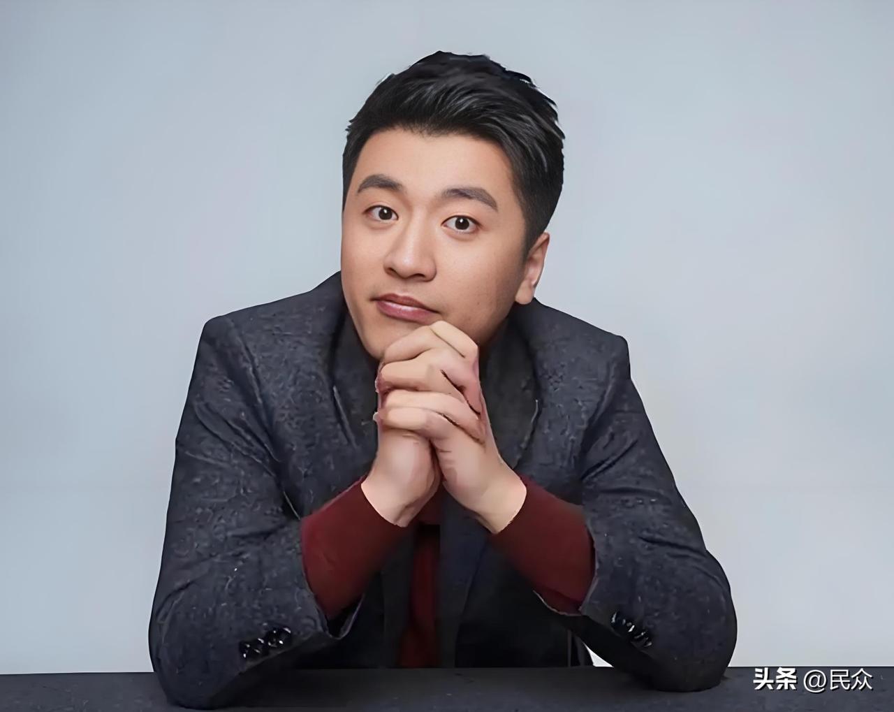 全网炸锅！
张雪峰突发心脏骤停、猝死的消息刷屏，直播间中断、头像变灰，无数人破防