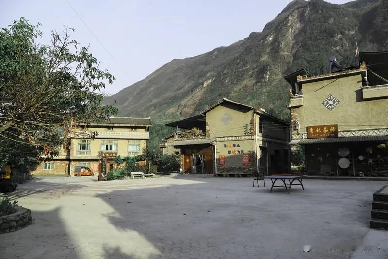 村里高音喇叭又响了，这声音好久没听到了

去叶县柴巴村那天，刚进村就听见高音喇叭