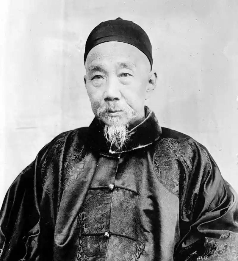 1911年，武昌起义爆发后，奉天咨议局议长吴景濂在保安会议上，对东三省总督赵尔巽