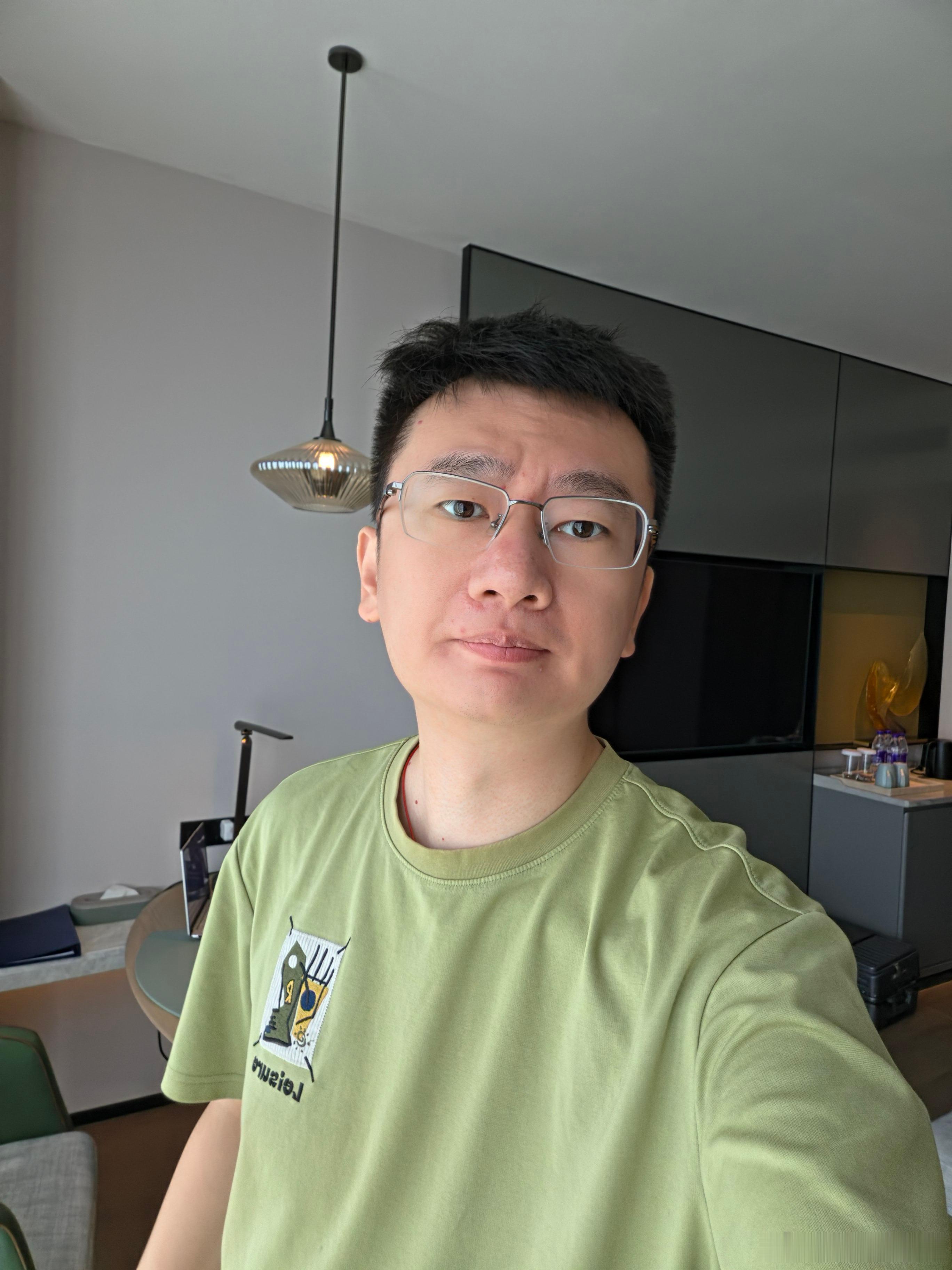 试试新手机的自拍 