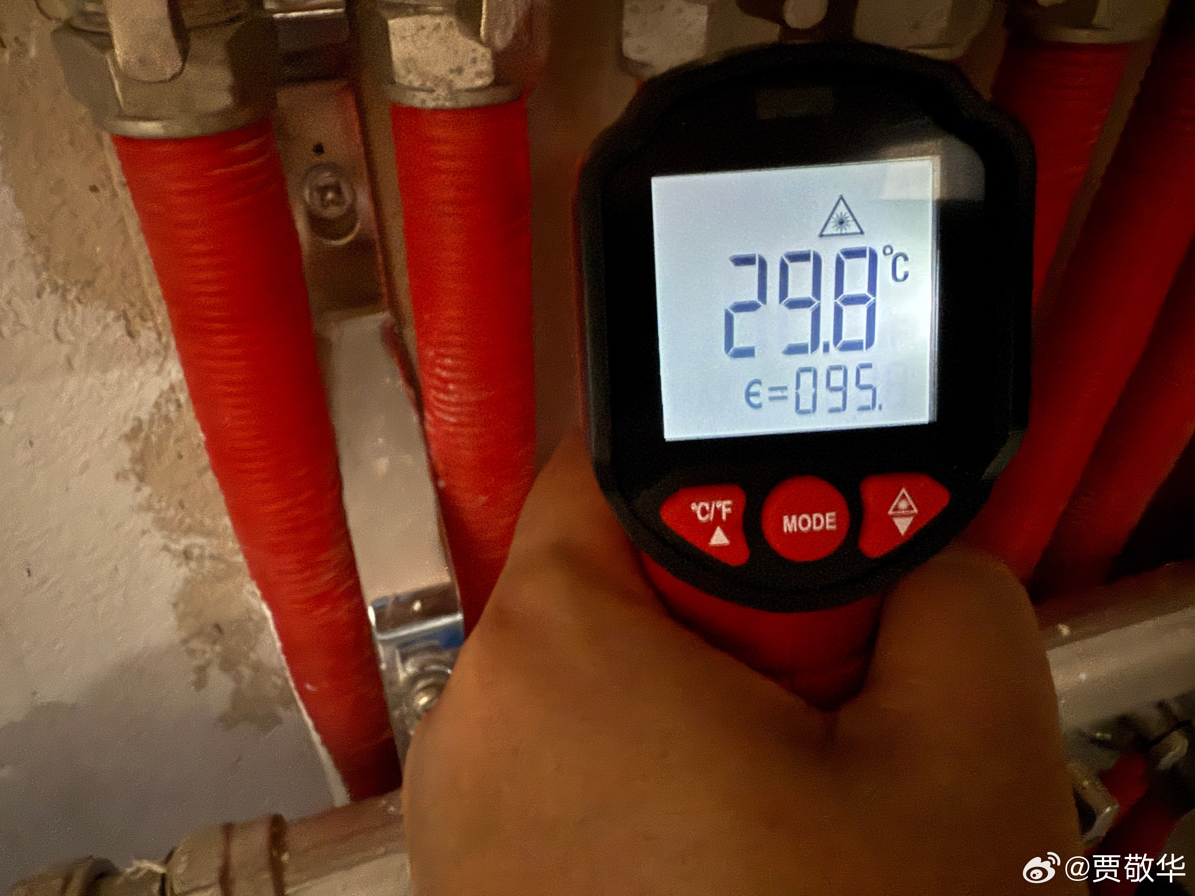  刚才看了下暖气，进水29度多了，提前供暖估计没戏了。看热力公司通知，8号换热站