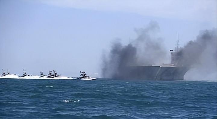 霍尔木兹海峡对峙升级，阿联酋遇袭，美股承压背后的全球连锁反应。
 
中东局势的每
