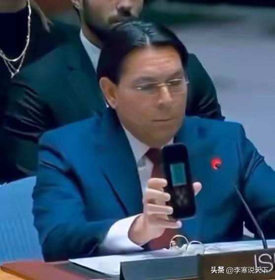 以色列代表居然在联合国会上按响警报，让大家感受空袭“倒计时15秒”，全场愕然！