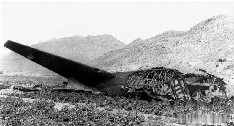 1966 年一架载有核武器的 B-52 轰炸机在西班牙坠毁所留下的残骸。两枚炸弹