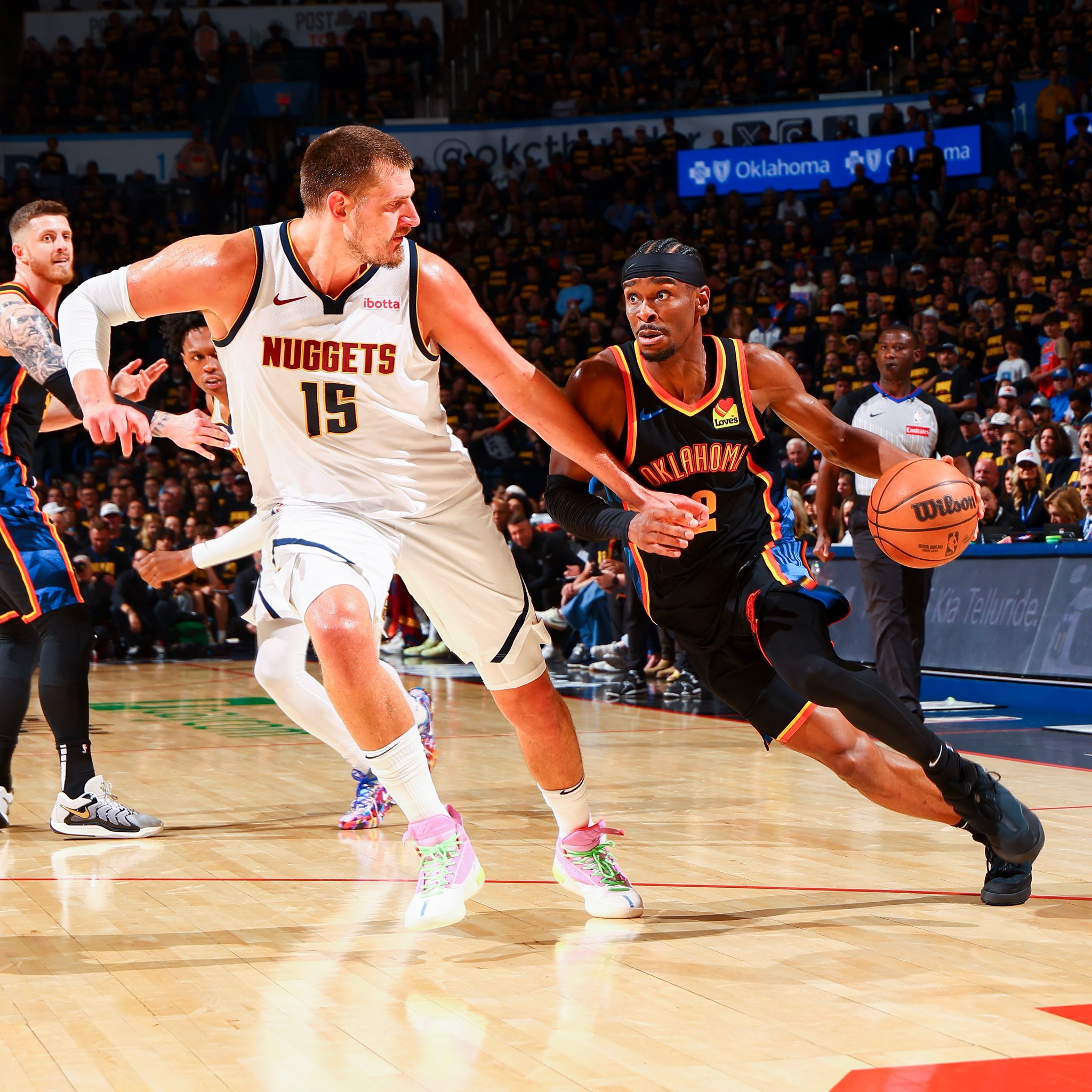 明天雷霆掘金一战，掘金这边约基奇、穆雷、戈登出战成疑，对面SGA、J-Dub、切