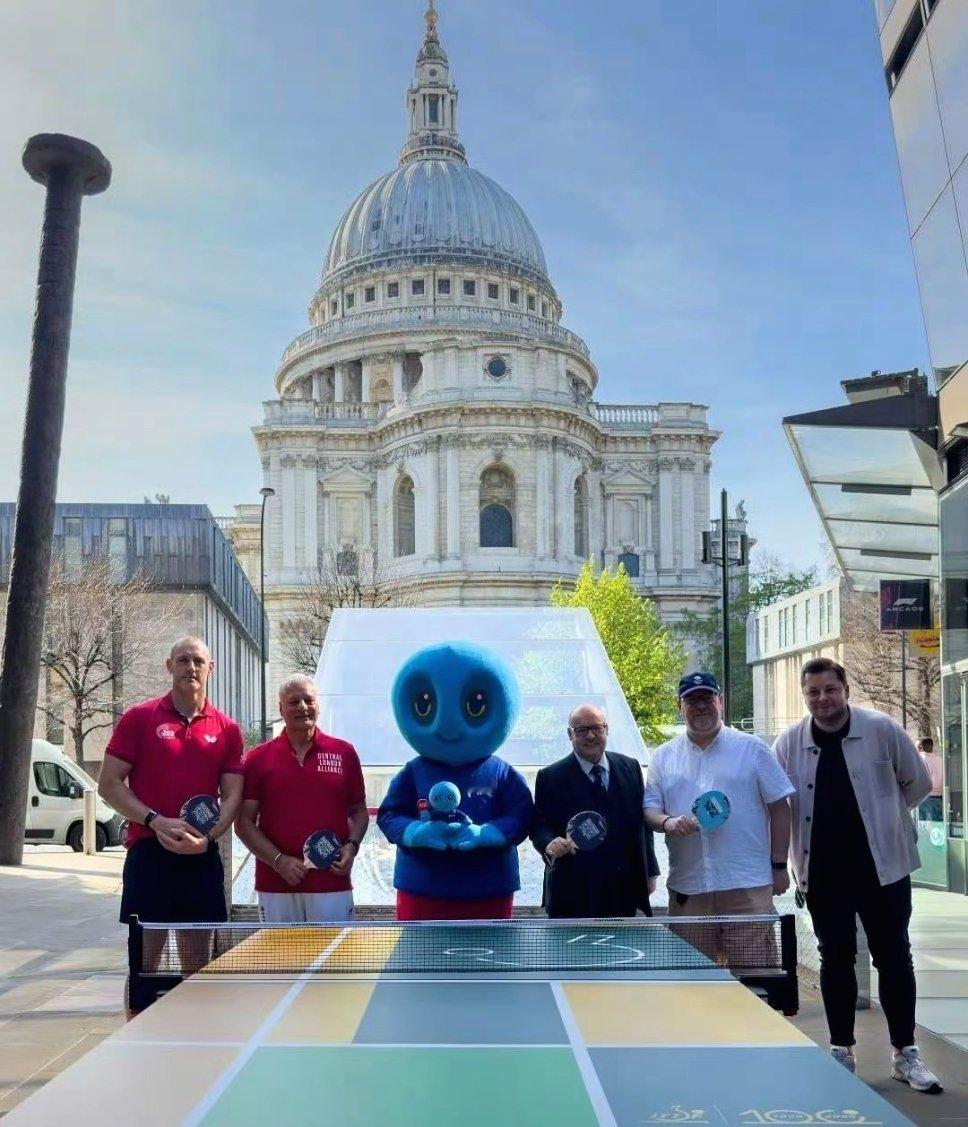 乒乓球 伦敦团体赛的吉祥物，还没开始打比赛，就满满的班味了