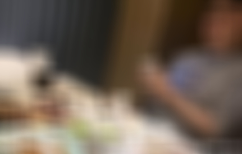 当年，徐峥豪掷200万元，在上海徐汇区开了一家牛肉面馆，一碗面定价32元。开业之