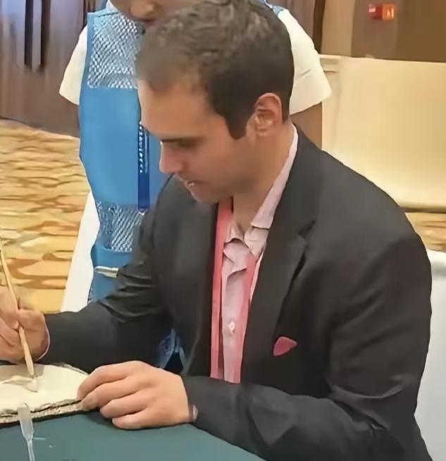 对于高薪聘任外籍人才我们还需要多一些包容和接受。最近敦煌市属融媒体中心就是因为高