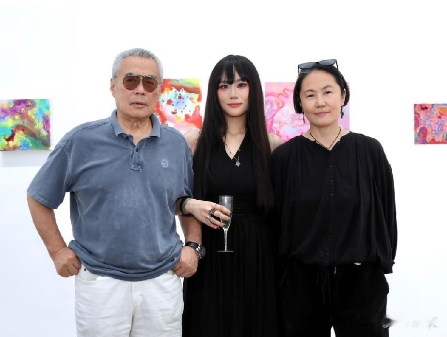 窦佳嫄&高原《双重曝光》双人艺术展开幕，高原父亲高飞到场祝贺，还有姜昆送的祝贺书