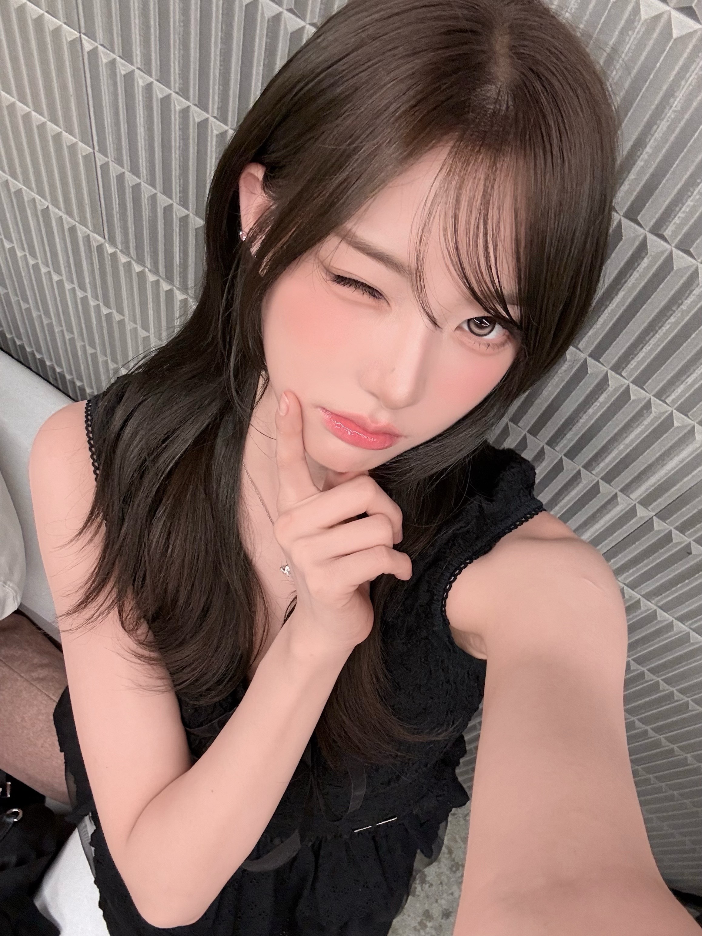 260718 COSMO ROOM更新🖤tripleS组合周心语