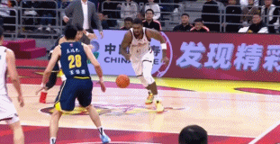 王少杰非常非常关键的封盖，几乎啊，几乎，几乎是杀死比赛的一次防守。广东男篮vs浙