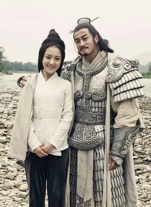 粉底液将军被批，从来不是脸上有多厚的粉底液，而是角色内核被脂粉侵染。是演员没有演