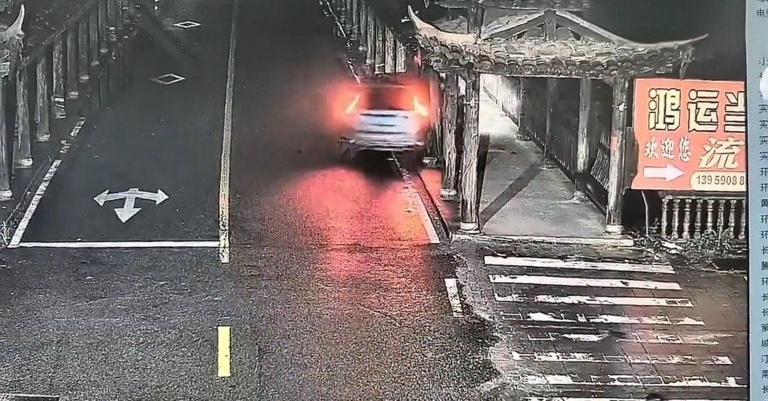 汽车坠桥致5死疑监控画面曝光有点好奇，为啥不叫代驾？为啥要让第一次摸车的妻子开车